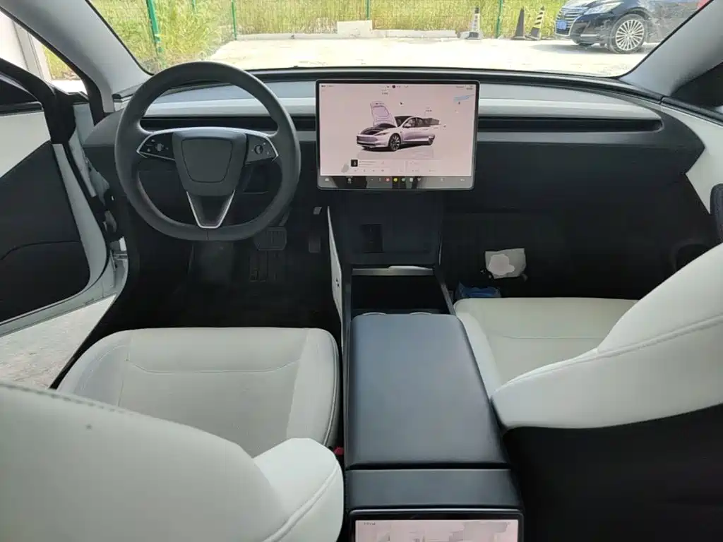 Tesla Model 3 — миниатюра 10