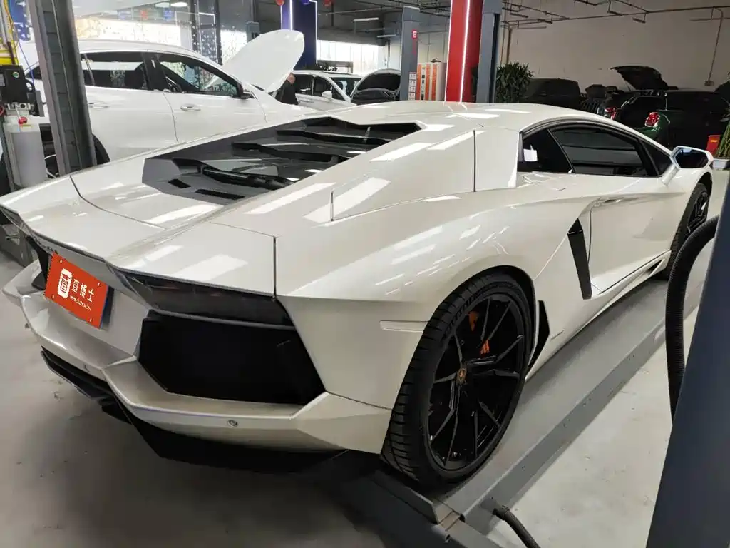 Lamborghini Aventador 2011 LP 700-4