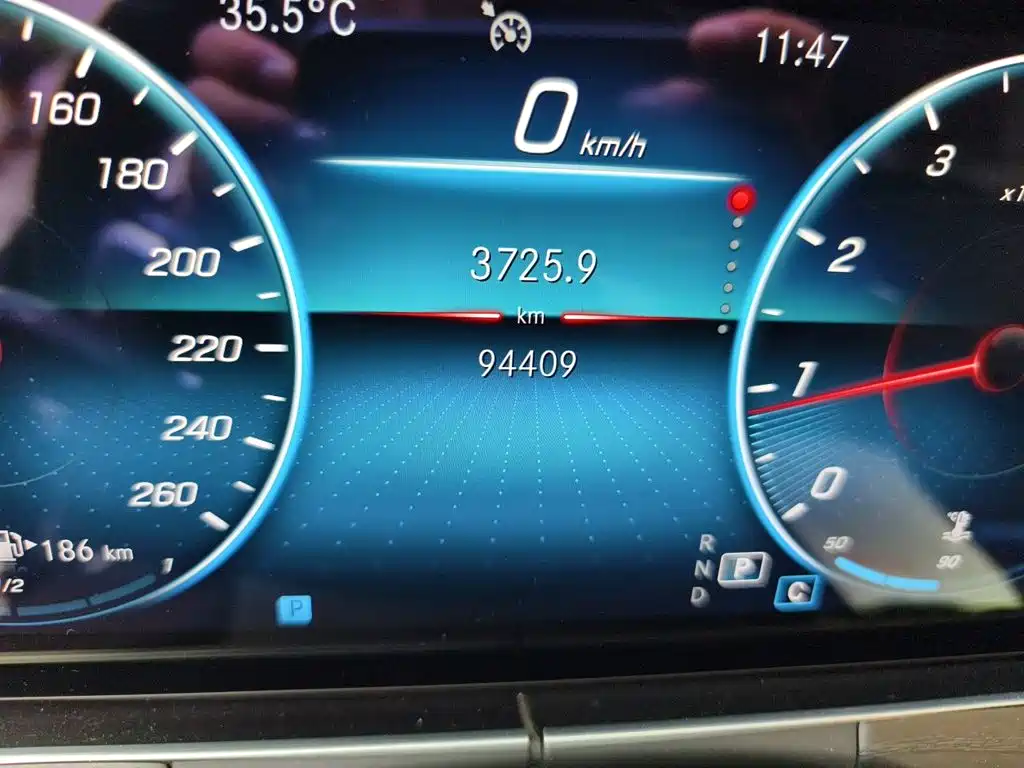 Mercedes-Benz E-Class — миниатюра 8
