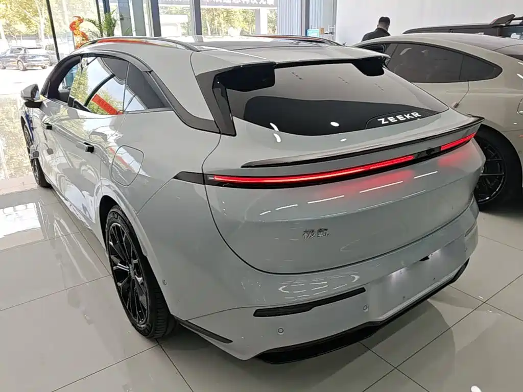 Zeekr 007GT — миниатюра 5