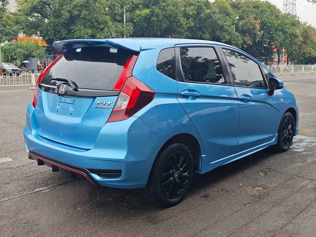 Honda Fit — миниатюра 5