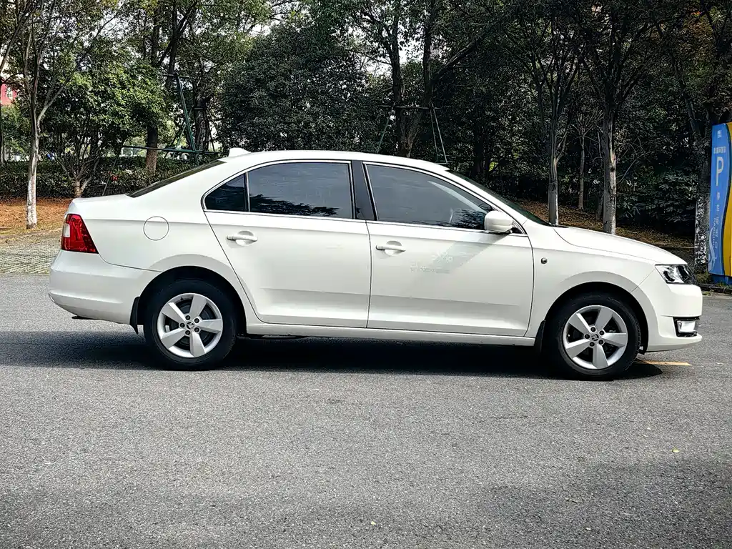 Skoda Rapid — миниатюра 14