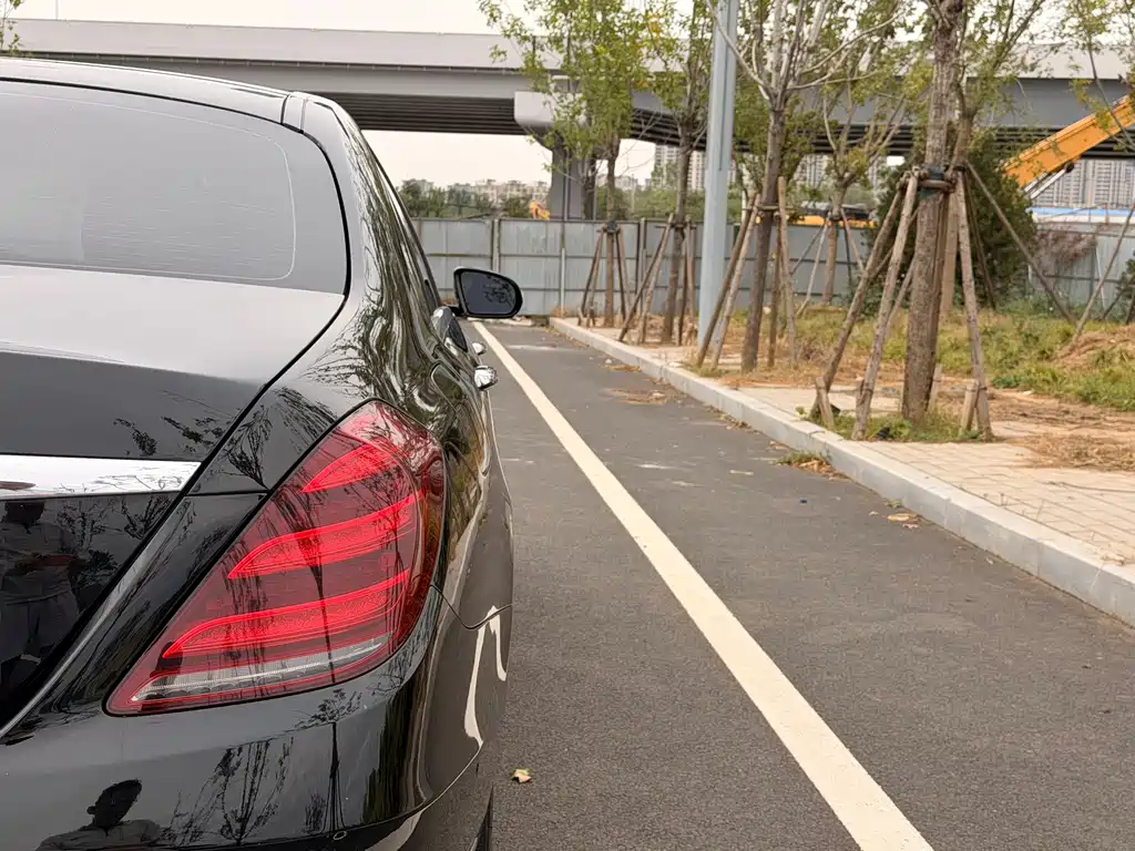 Mercedes-Benz S-Class — миниатюра 7