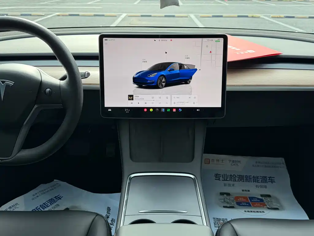 Tesla Model 3 — миниатюра 10