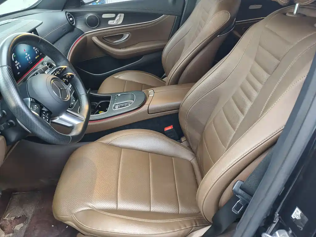 Mercedes-Benz E-Class — миниатюра 7