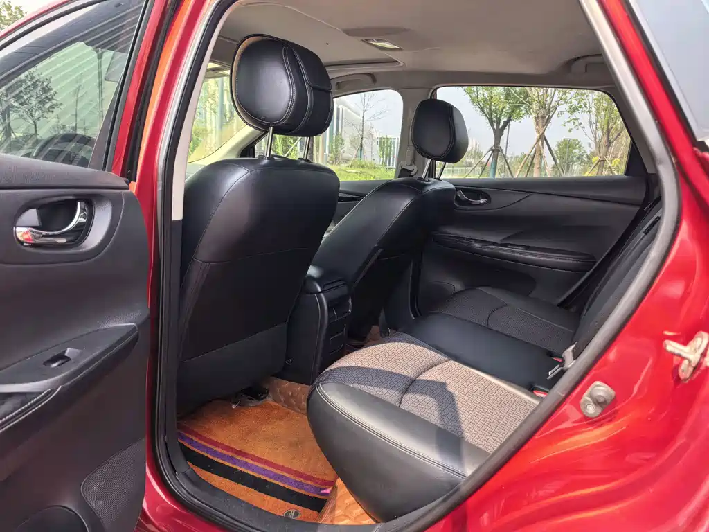 Nissan Tiida — миниатюра 7