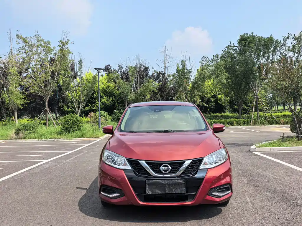 Nissan Tiida — миниатюра 2