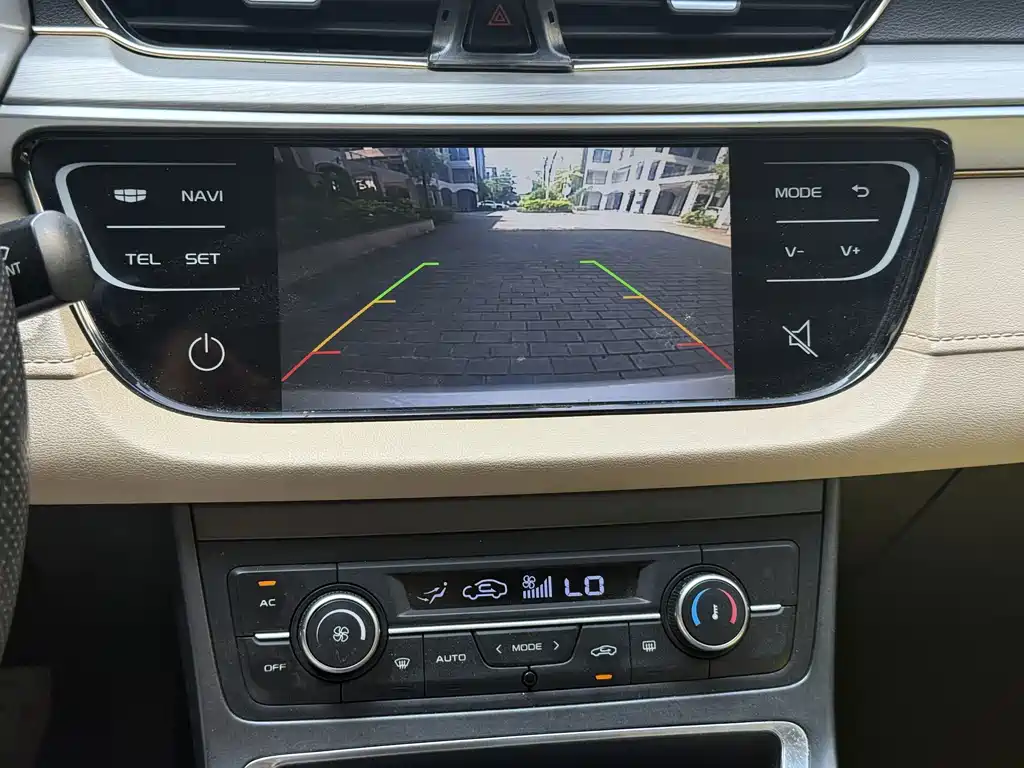Geely Emgrand — миниатюра 14