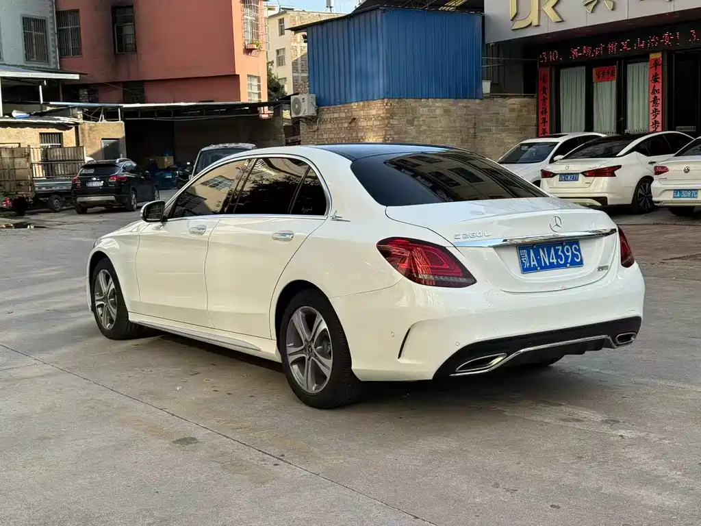 Mercedes-Benz C-Class — миниатюра 6