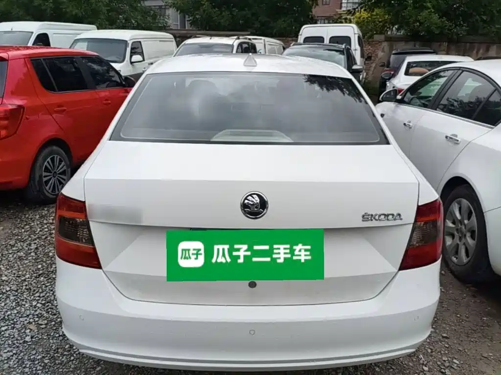 Skoda Rapid — миниатюра 6