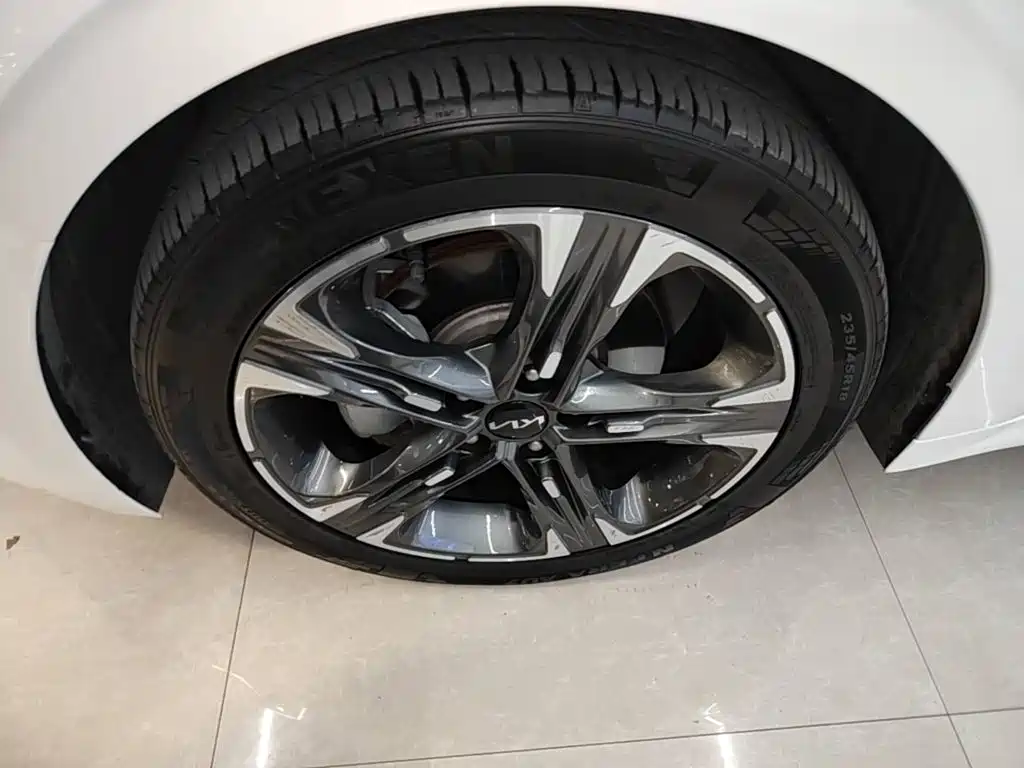 Kia K5 — миниатюра 23