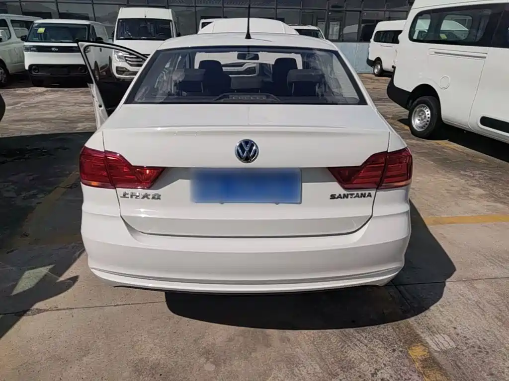 Volkswagen Santana — миниатюра 6