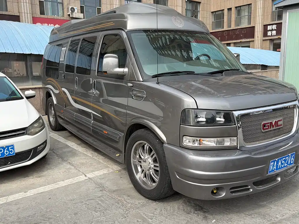 GMC Savana — миниатюра 3