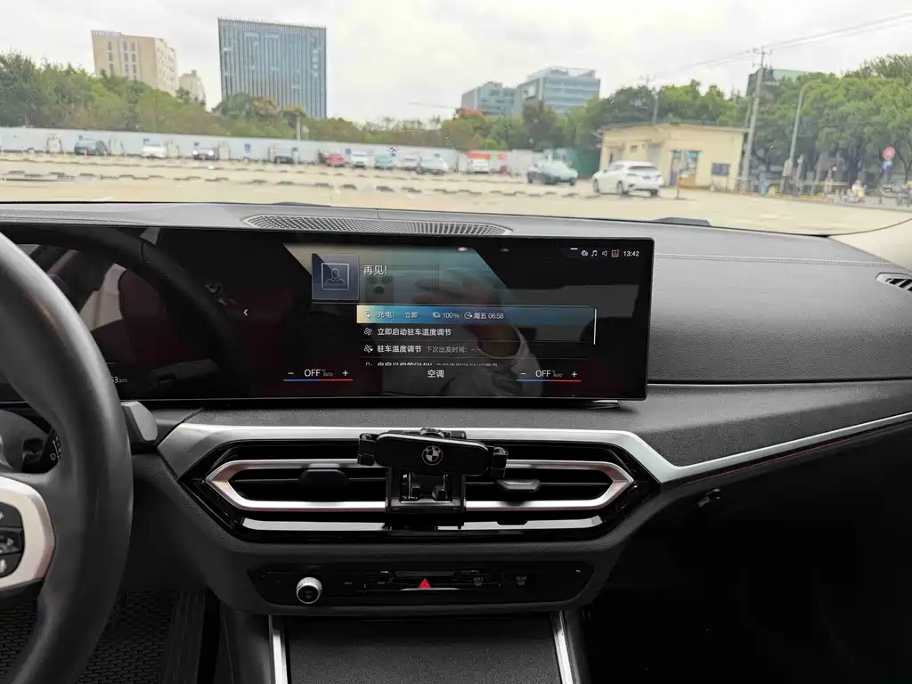 BMW i3 — миниатюра 11