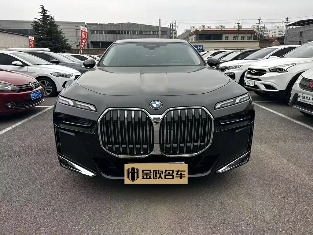 BMW 7 Series — миниатюра 2