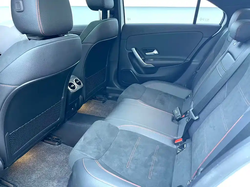 Mercedes-Benz A-Class — миниатюра 6