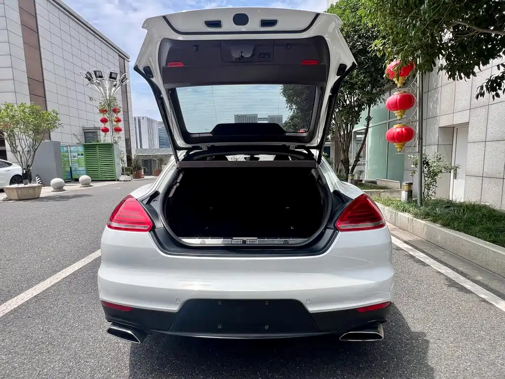 Porsche Panamera — миниатюра 22
