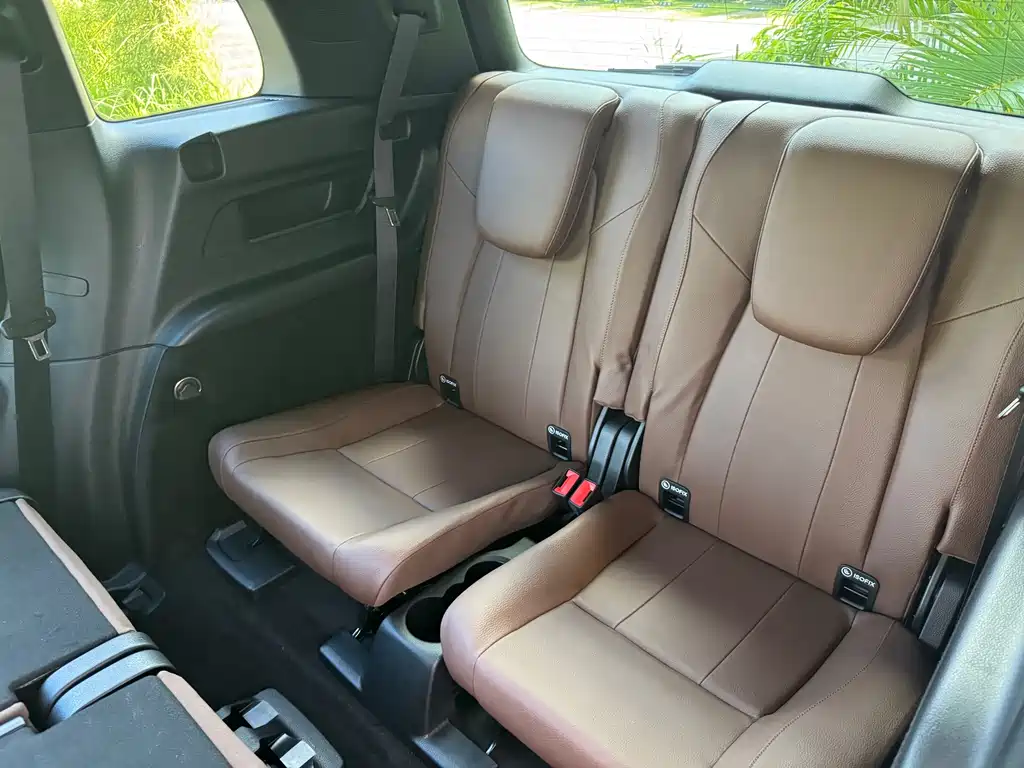 Mercedes-Benz GLB — миниатюра 17