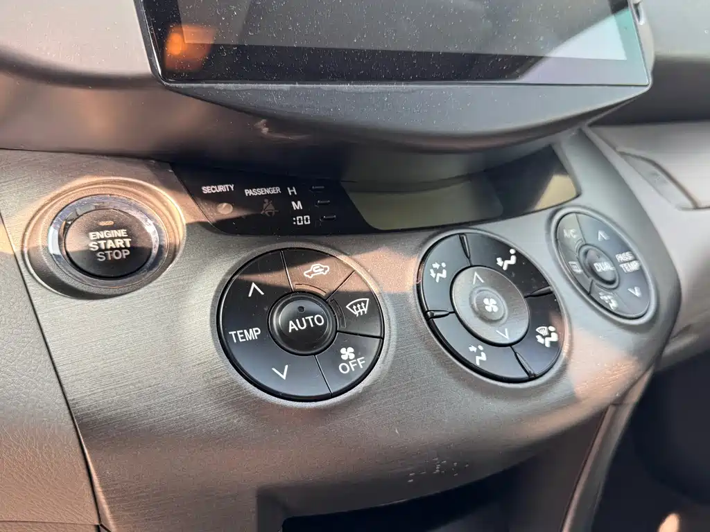 Toyota RAV4 — миниатюра 17