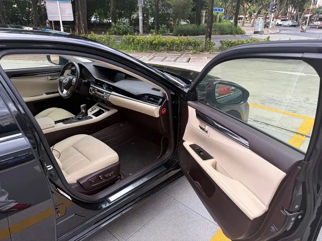 Lexus ES — миниатюра 16