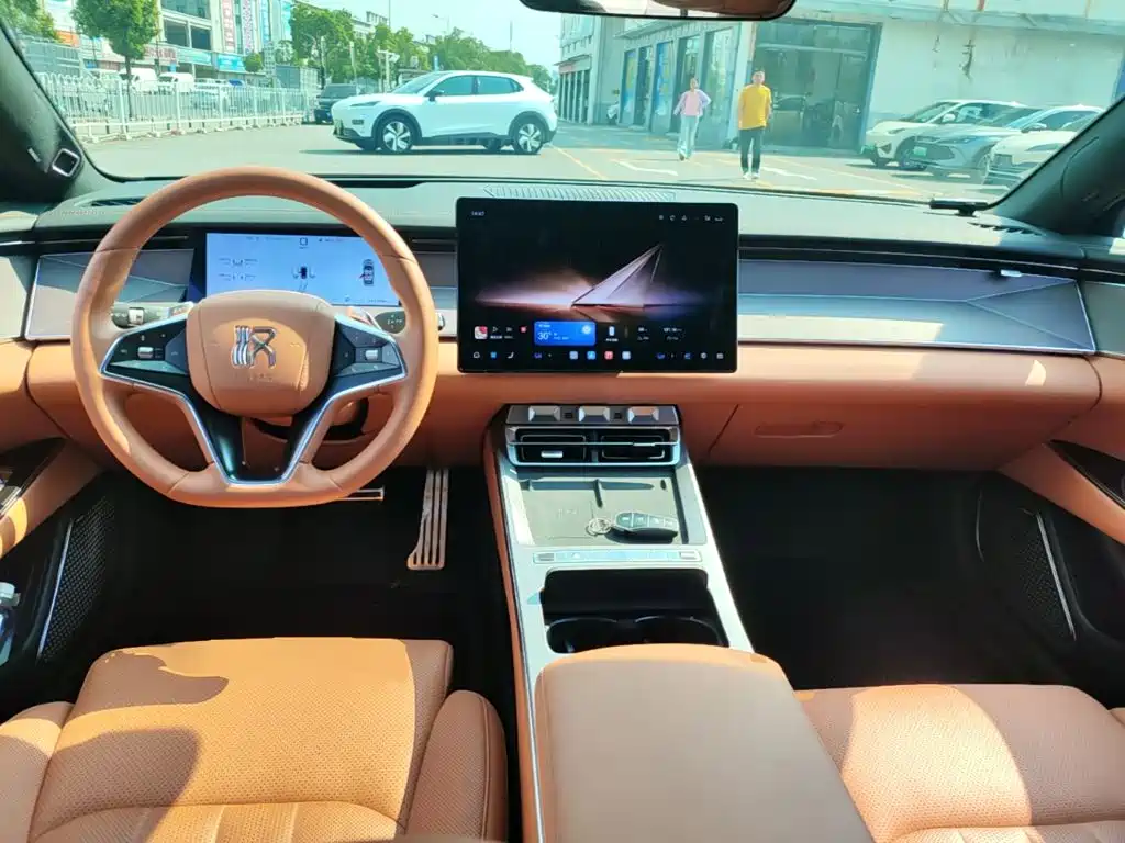 BYD Han L — миниатюра 10