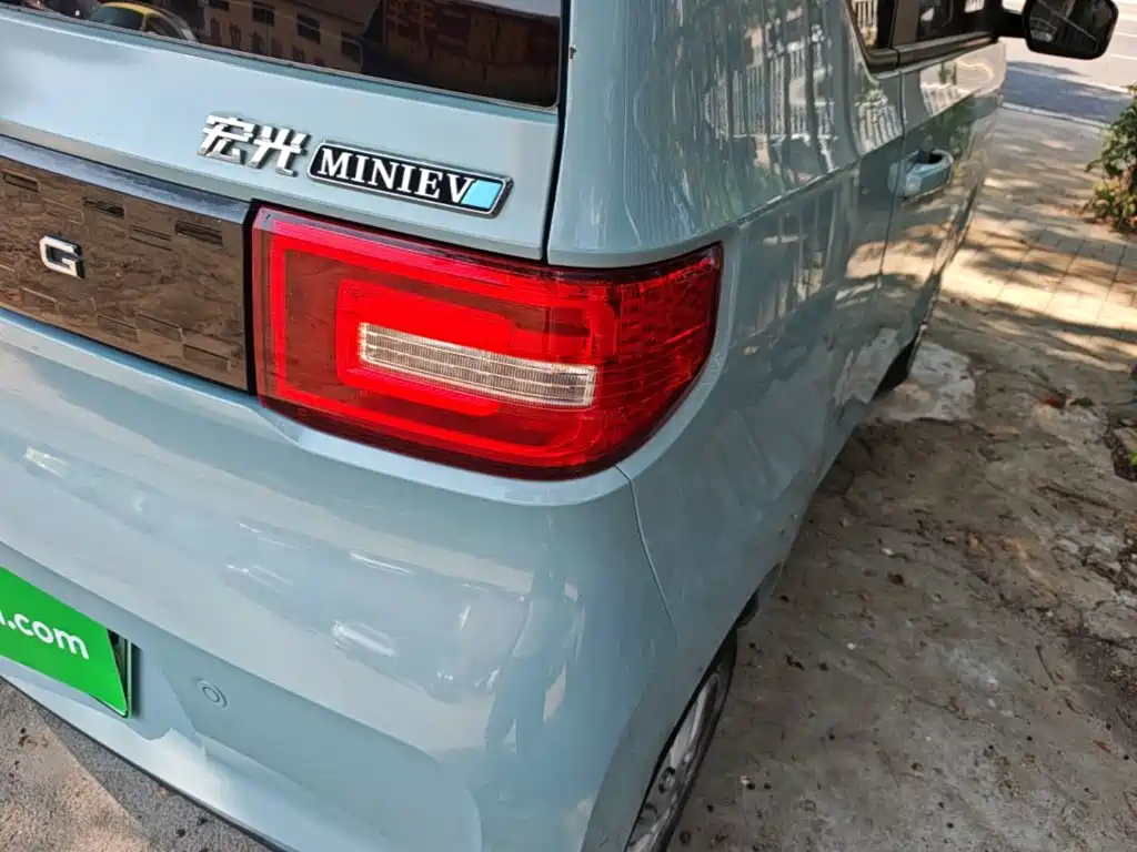 Wuling MINIEV — миниатюра 8