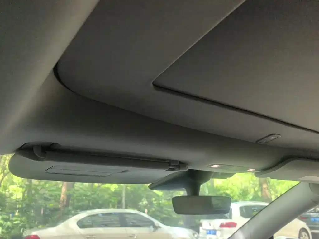 Tesla Model Y — миниатюра 14