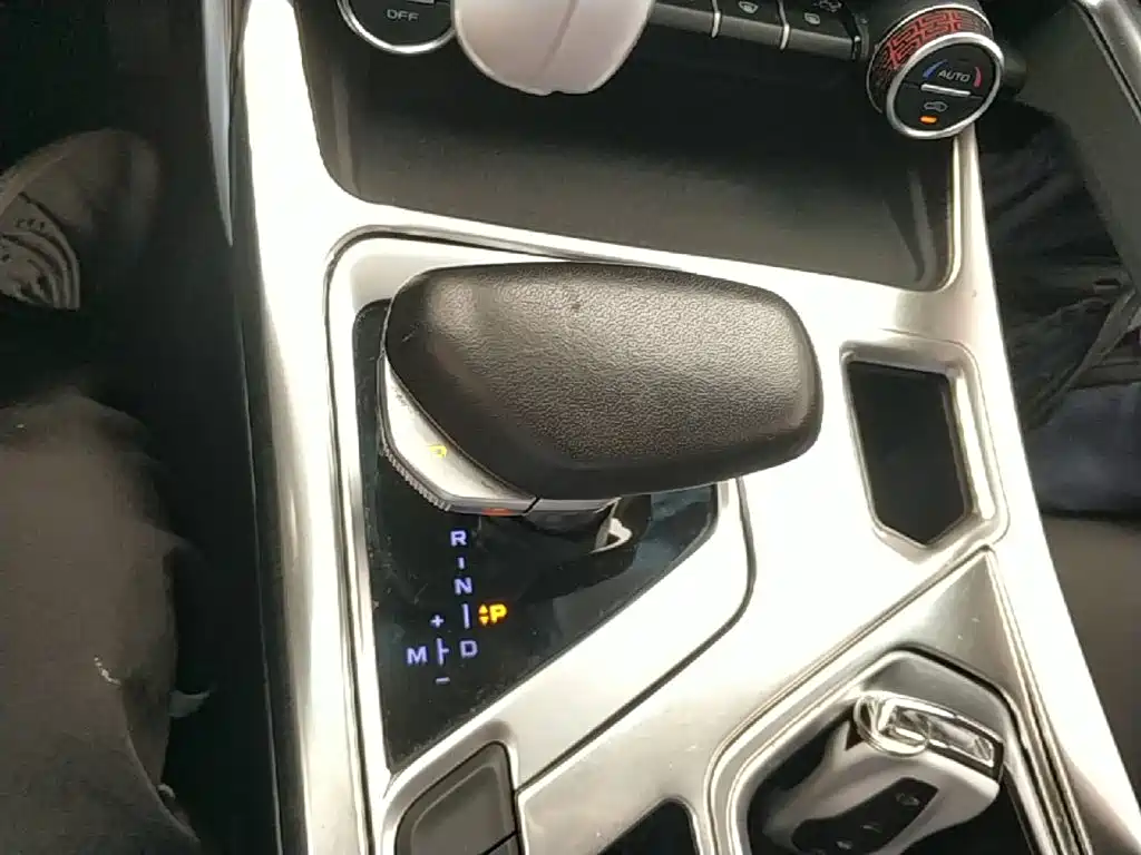 Geely Xingyue — миниатюра 14