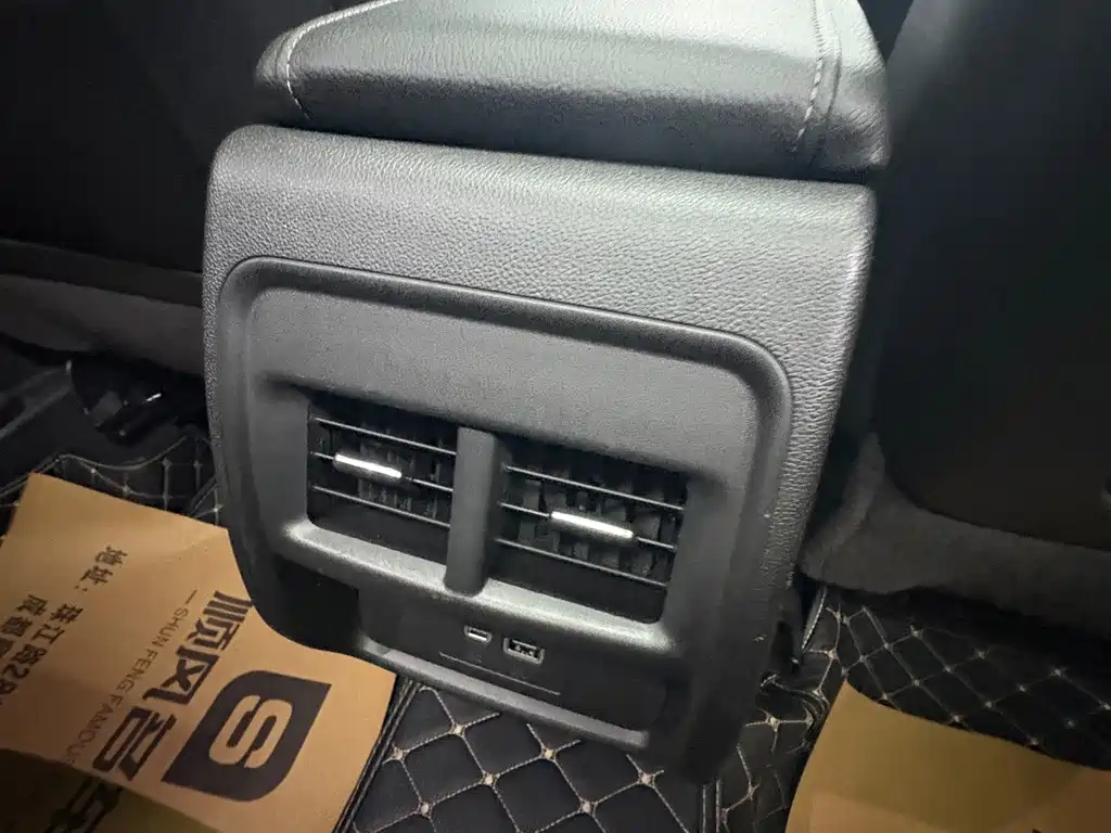 Cadillac XT4 — миниатюра 12