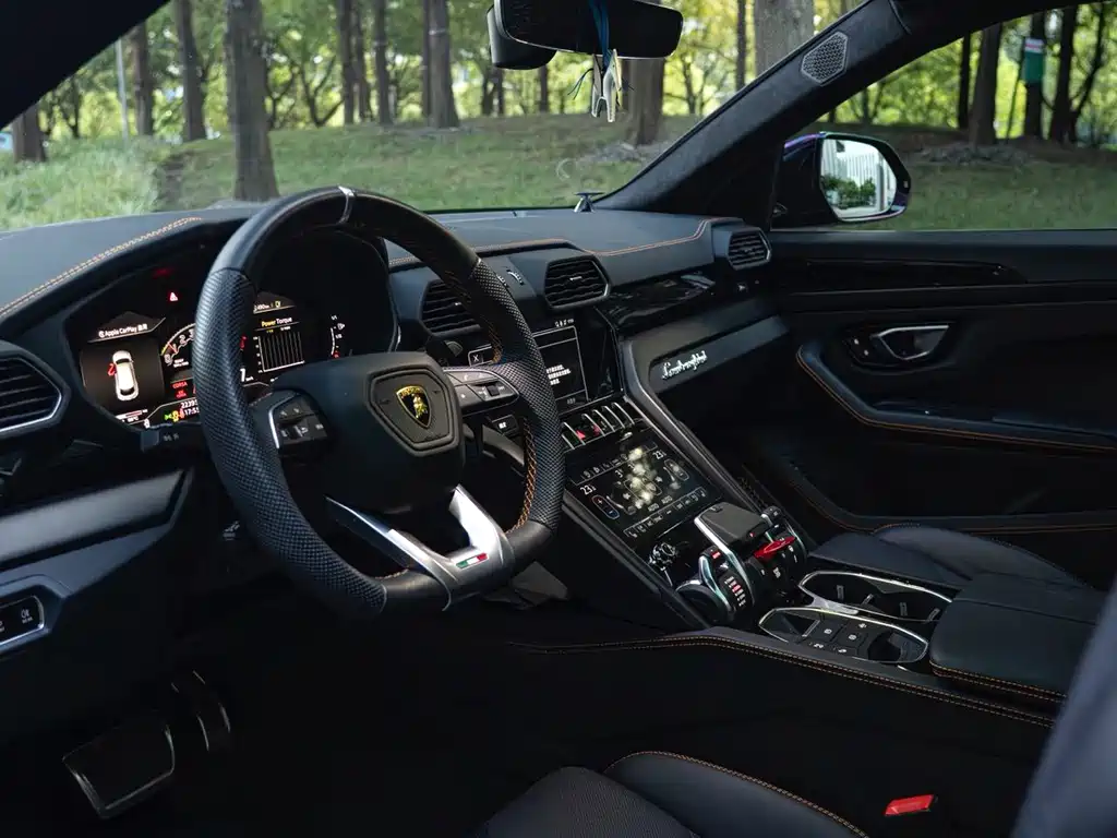 Lamborghini Urus — миниатюра 10