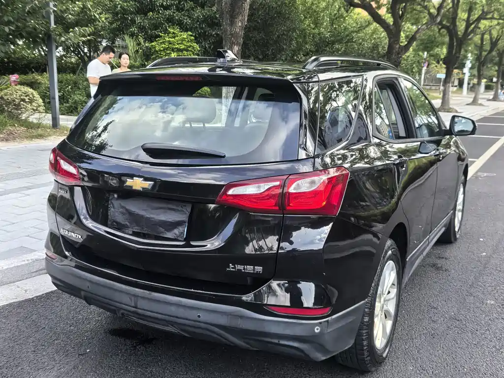Chevrolet Equinox — миниатюра 11