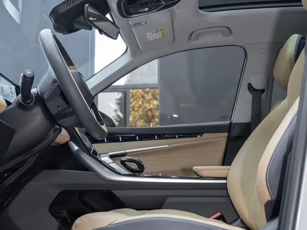 Geely Boyue L — миниатюра 13