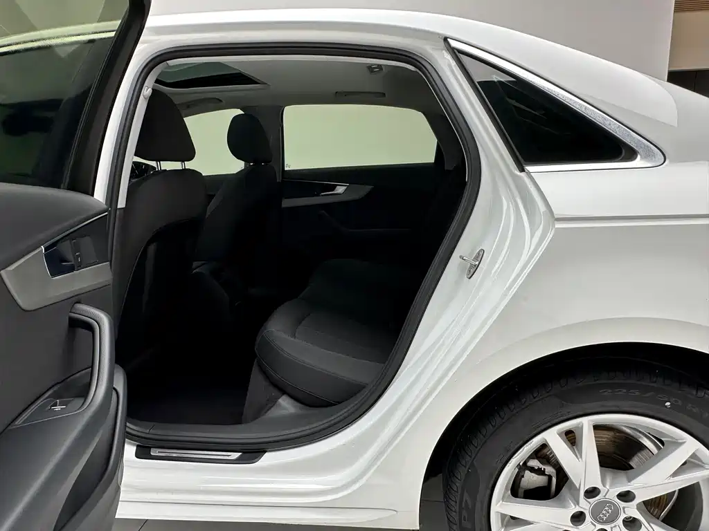 Audi A4L — миниатюра 8