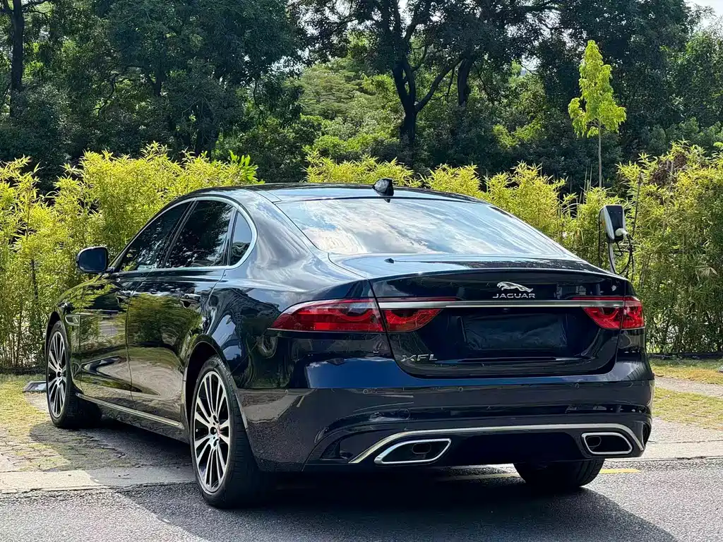 Jaguar XFL — миниатюра 6