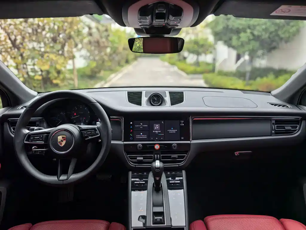 Porsche Macan — миниатюра 8