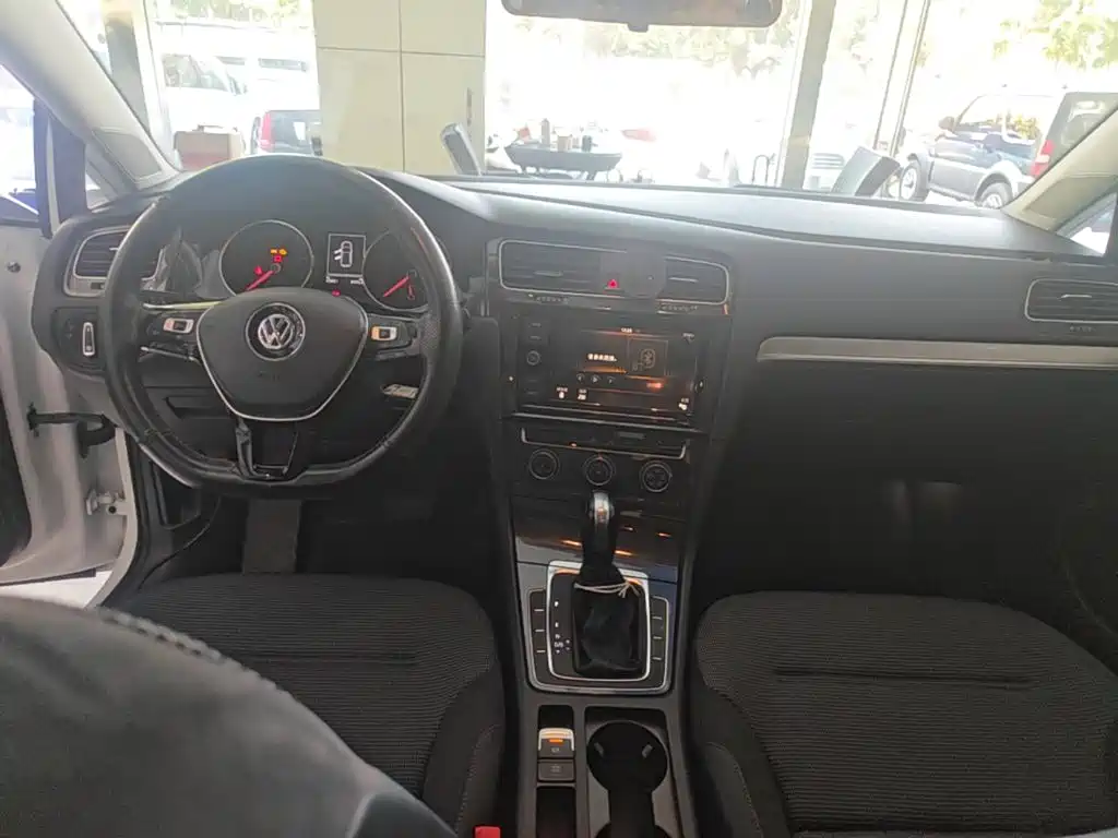 Volkswagen Golf — миниатюра 10