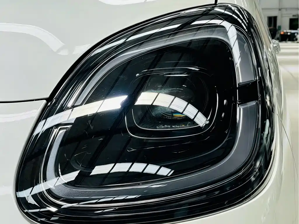 Wuling MINIEV — миниатюра 10