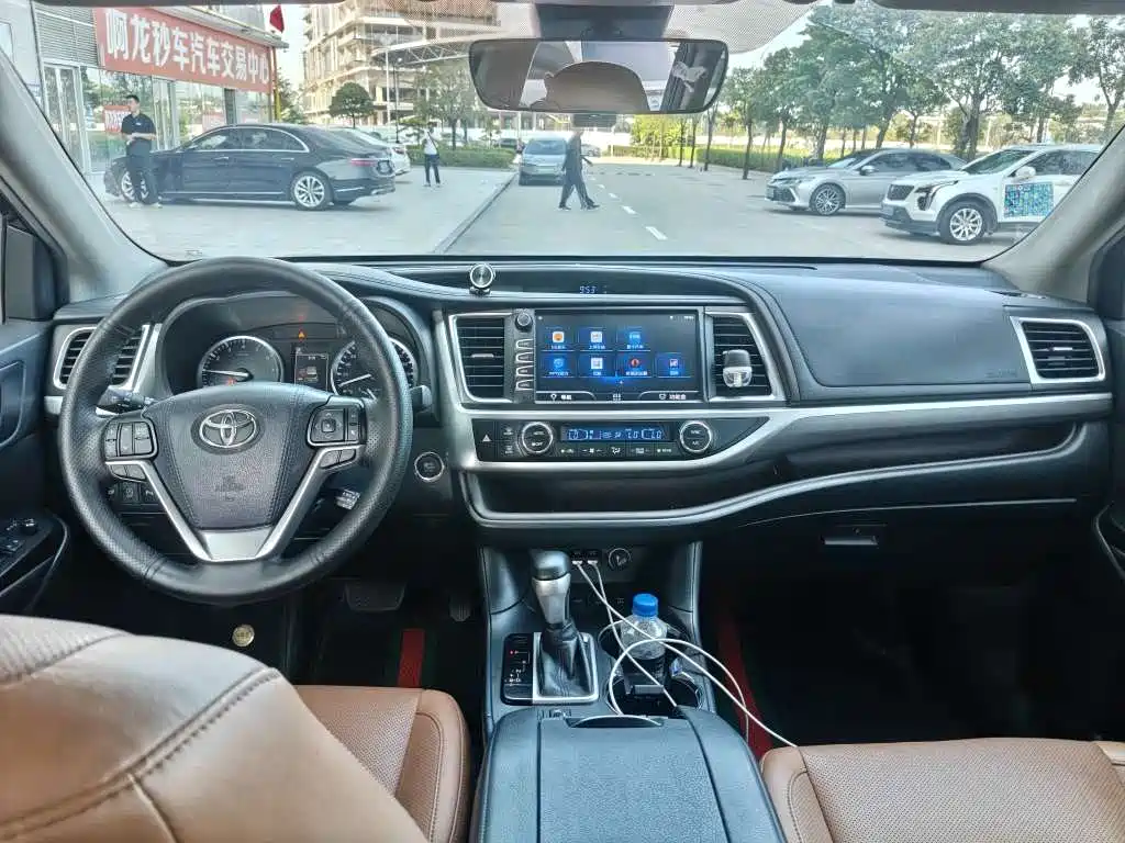 Toyota Highlander — миниатюра 6