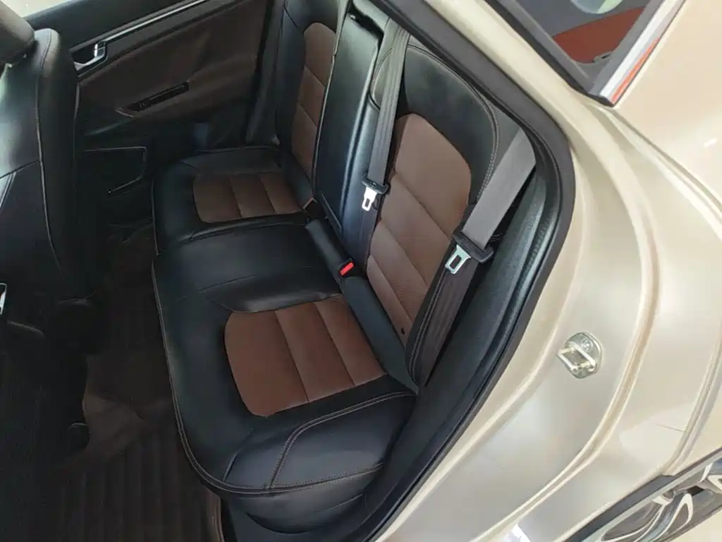 Geely Emgrand GS — миниатюра 17