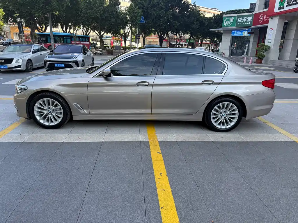 BMW 5 Series — миниатюра 3