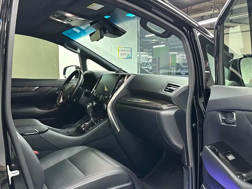 Toyota Vellfire — миниатюра 23