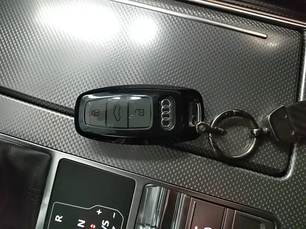 Audi A6L — миниатюра 9