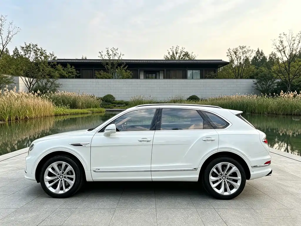 Bentley Bentayga — миниатюра 3