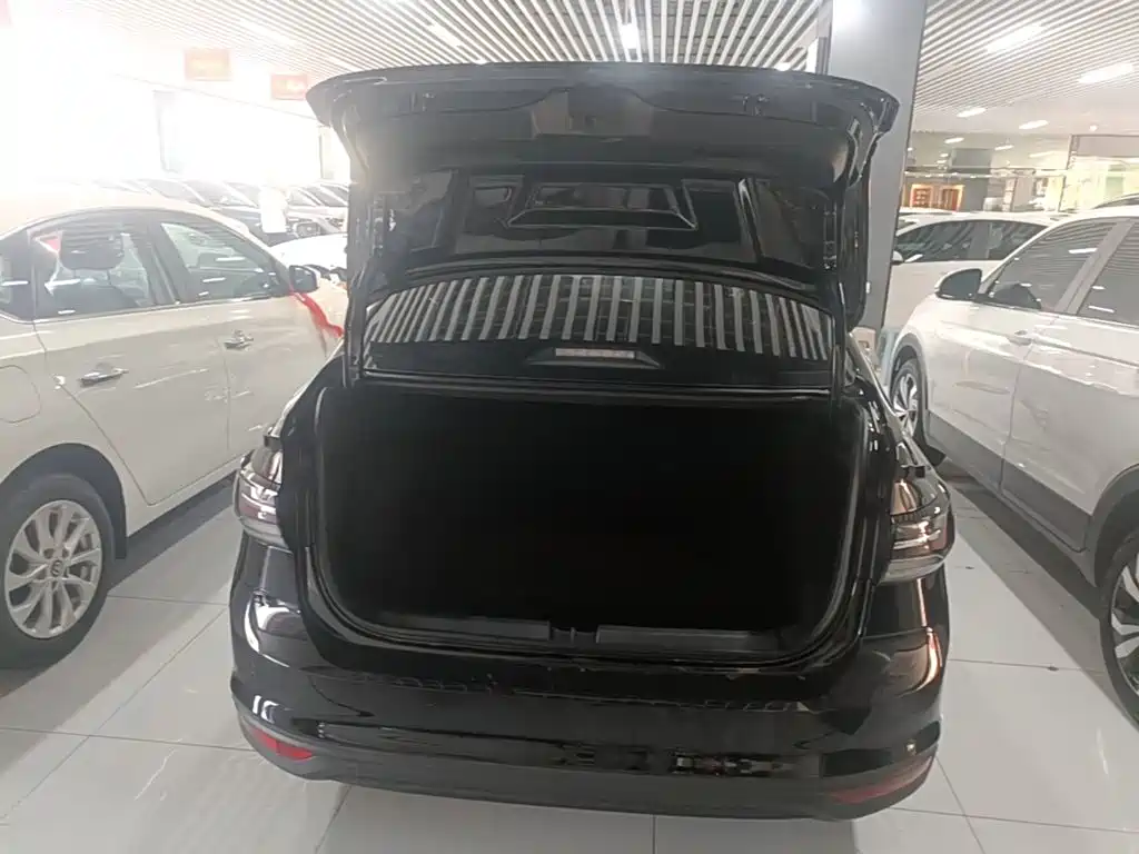 Volkswagen Lavida — миниатюра 19