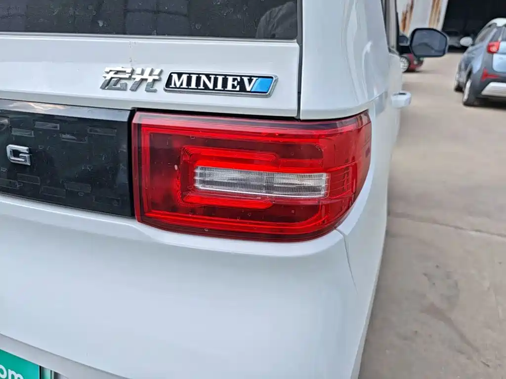 Wuling MINIEV — миниатюра 8