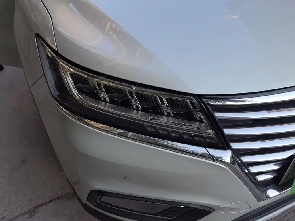 Roewe RX5 New Energy — миниатюра 7
