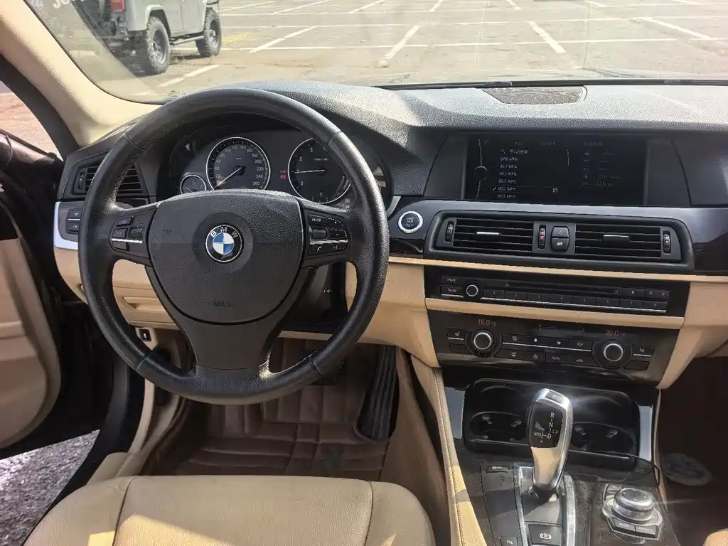 BMW 5 Series — миниатюра 5