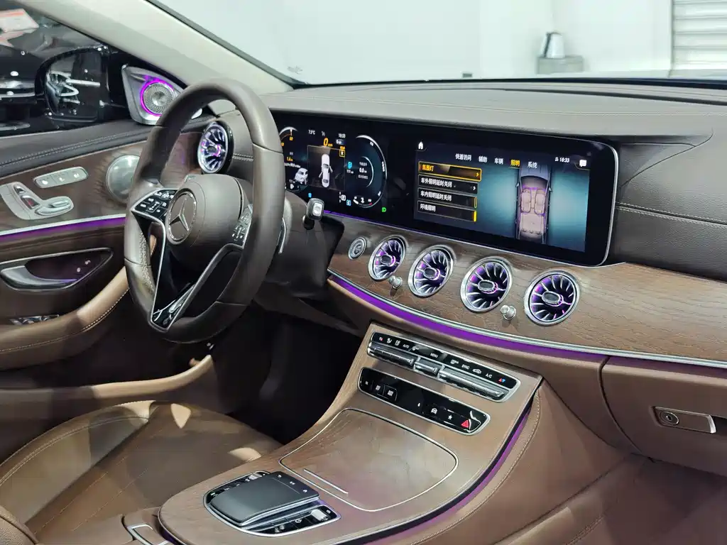 MERCEDES-BENZ E CLASS