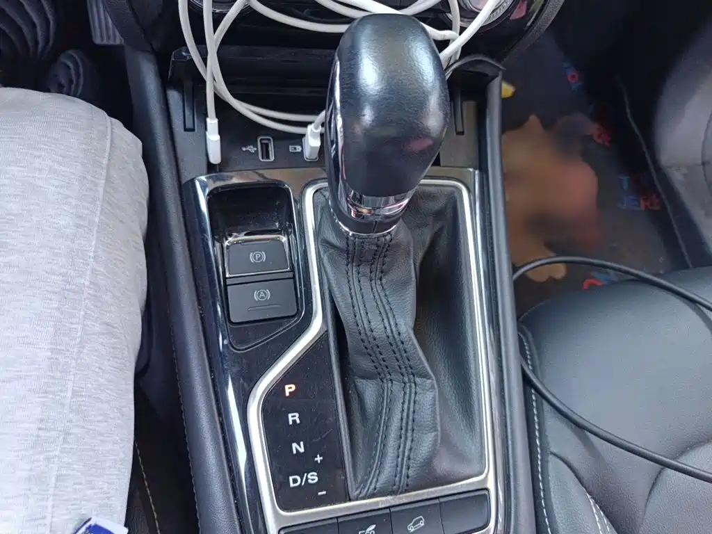 Roewe RX3 — миниатюра 7