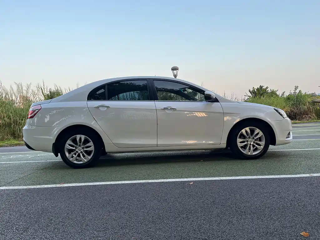 Geely Emgrand — миниатюра 7
